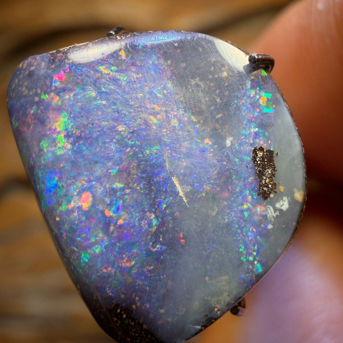Bargain Card! 7.7cts - Queensland Boulder Seam Opal. Australian Opal