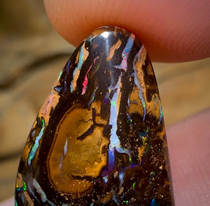 24.6cts - Australian Boulder Opal. Tribal Pattern