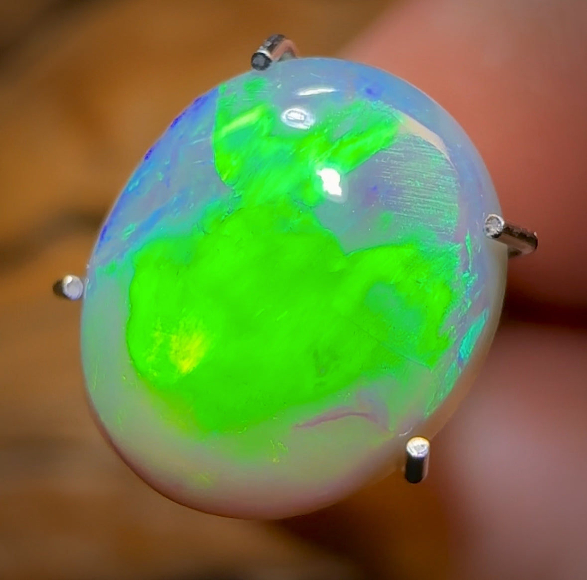 2.4cts - “Green flash 3” GEM Lightning Ridge Dark Opal