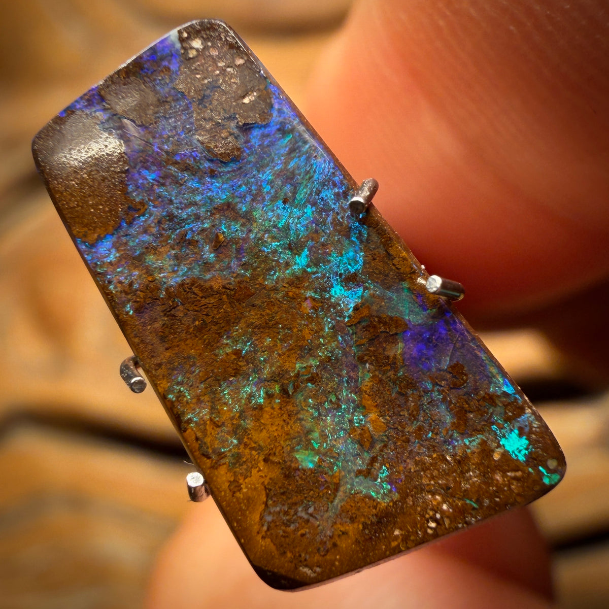 4.8cts - Queensland Boulder Seam Opal. Australian Opal