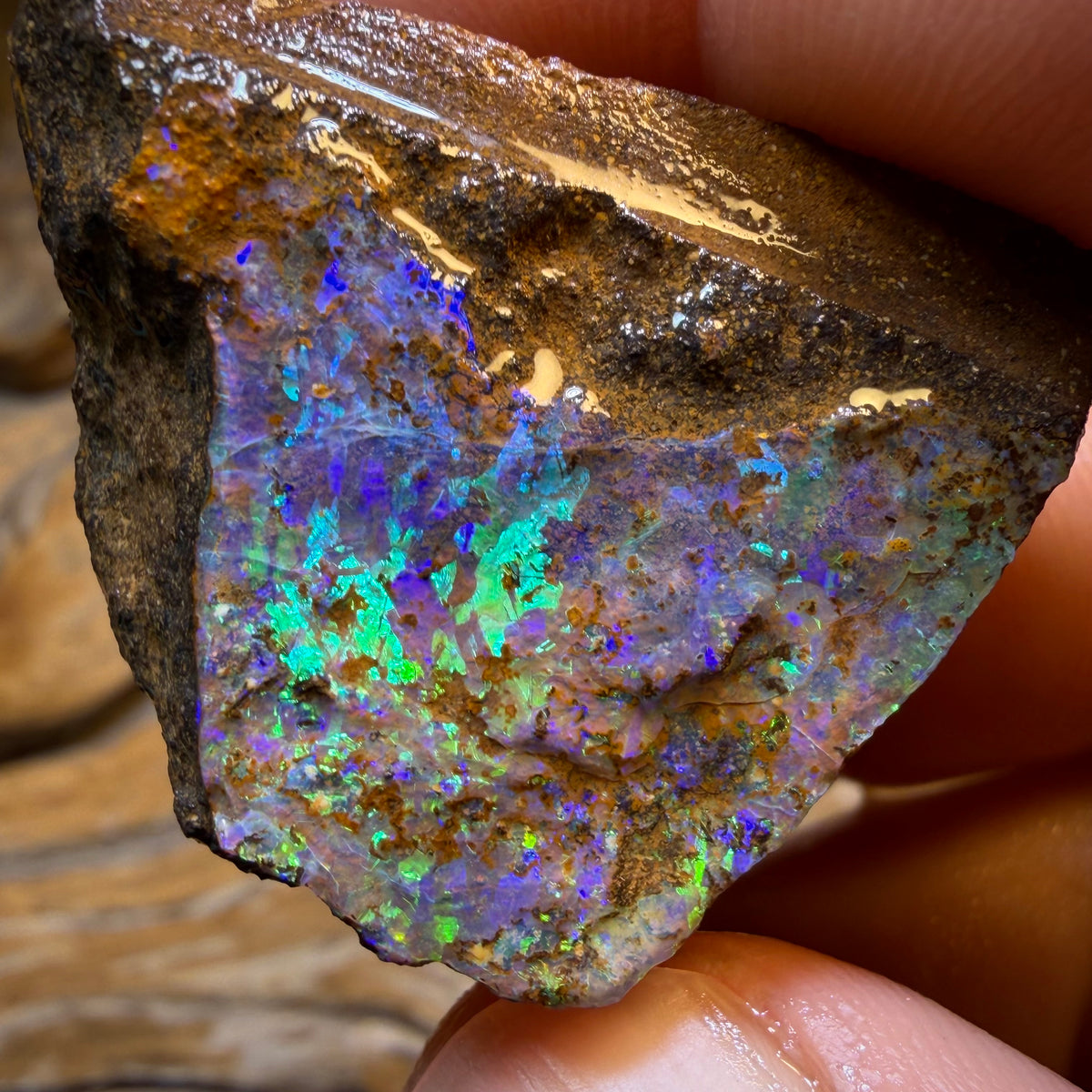 HDW 152cts - Queensland Boulder Seam Opal Rough Piece. Natural Split