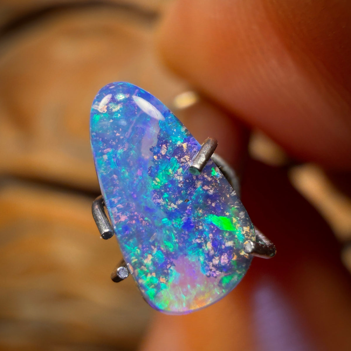 🔨 AUCTION 🔨 0.9cts - Reef Jewel Australian Boulder Seam Opal