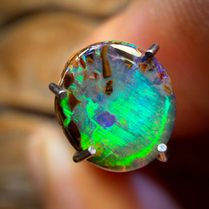 0.6cts - Isaac’s Pick Rainbow Wave Australian Boulder Opal from Yowah