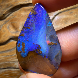 59.3cts - Queensland Boulder Seam Opal from Winton