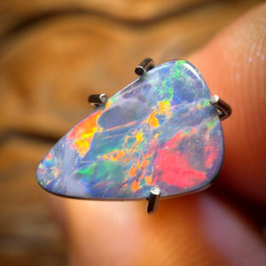 0.99cts - Lightning Ridge Opal Doublet