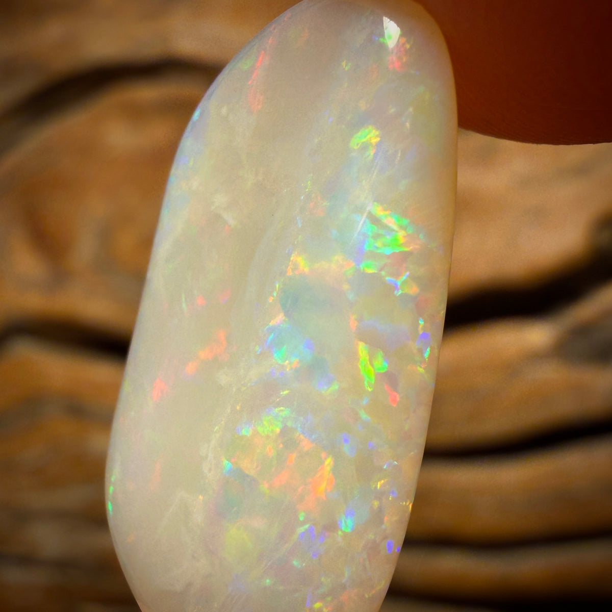 LAST CARD OF THE NIGHT ARENT YOU GLAD YOU HUNG AROUND !!!9.7cts - South Australian White Opal. Vintage Cut