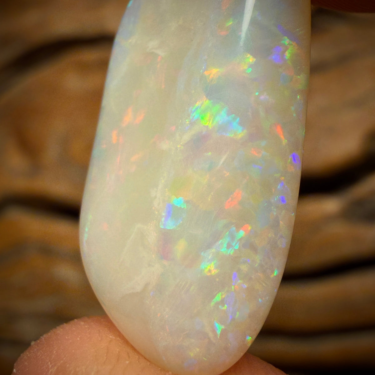 LAST CARD OF THE NIGHT ARENT YOU GLAD YOU HUNG AROUND !!!9.7cts - South Australian White Opal. Vintage Cut