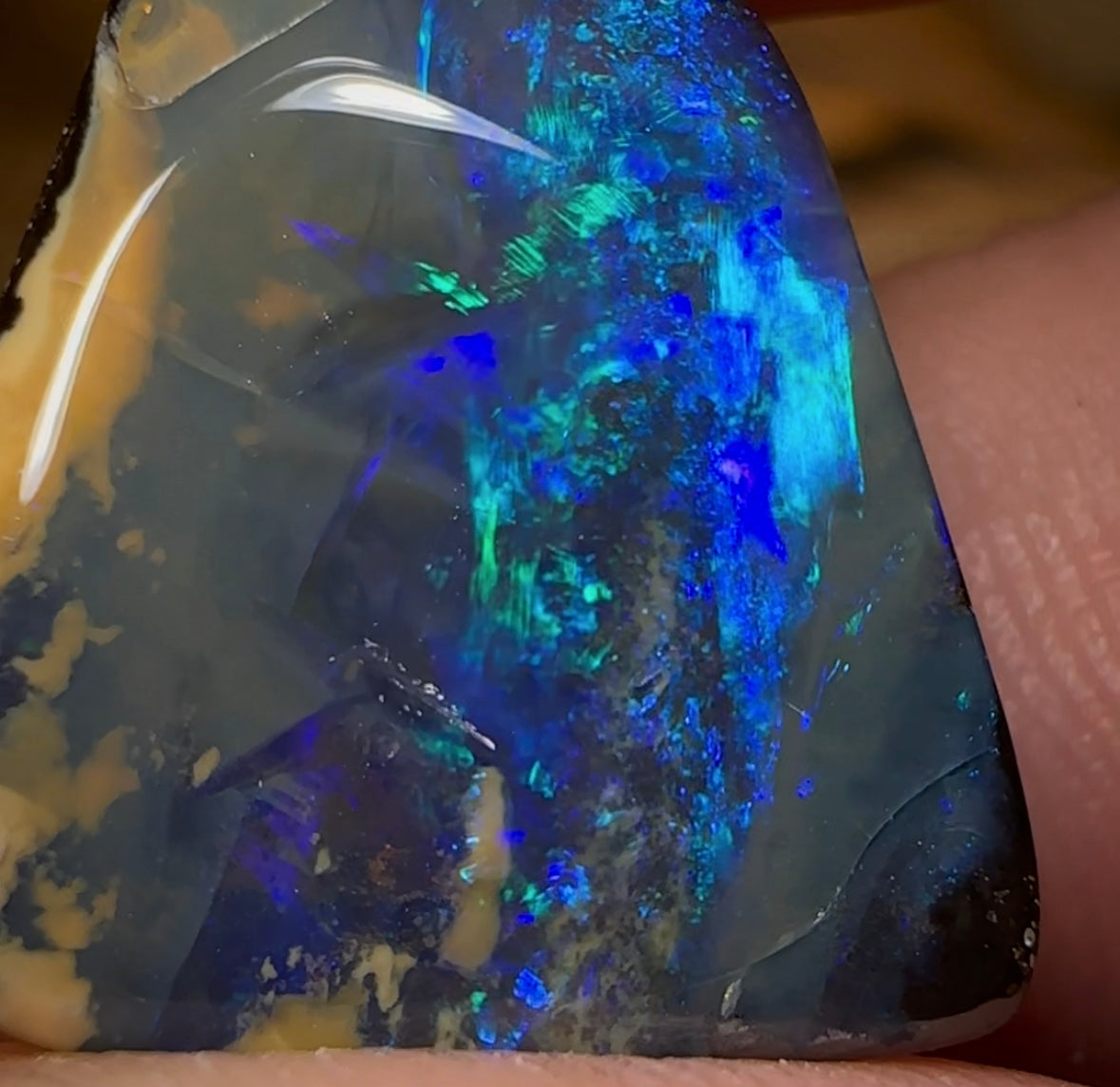 14.1cts - Queensland Boulder Seam Opal - Opal Whisperers