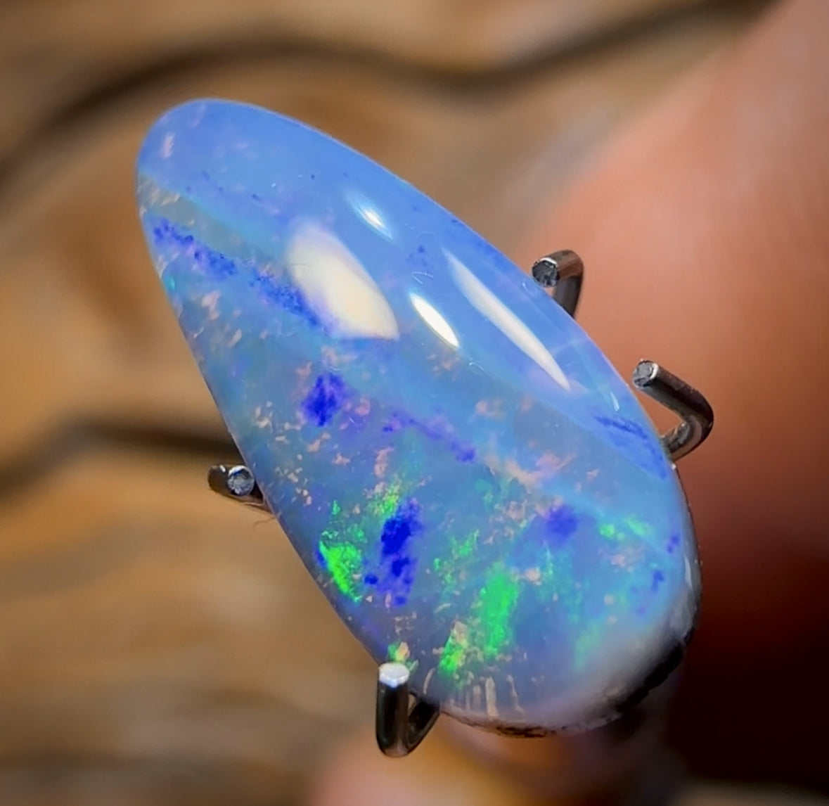 1.9cts - Queensland Boulder Seam Opal
