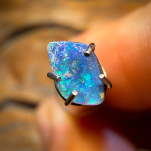 📣 OPALFEST 🔨 AUCTION 🔨 No Reserve 0.35cts - Australian Boulder Seam Opal from Queensland