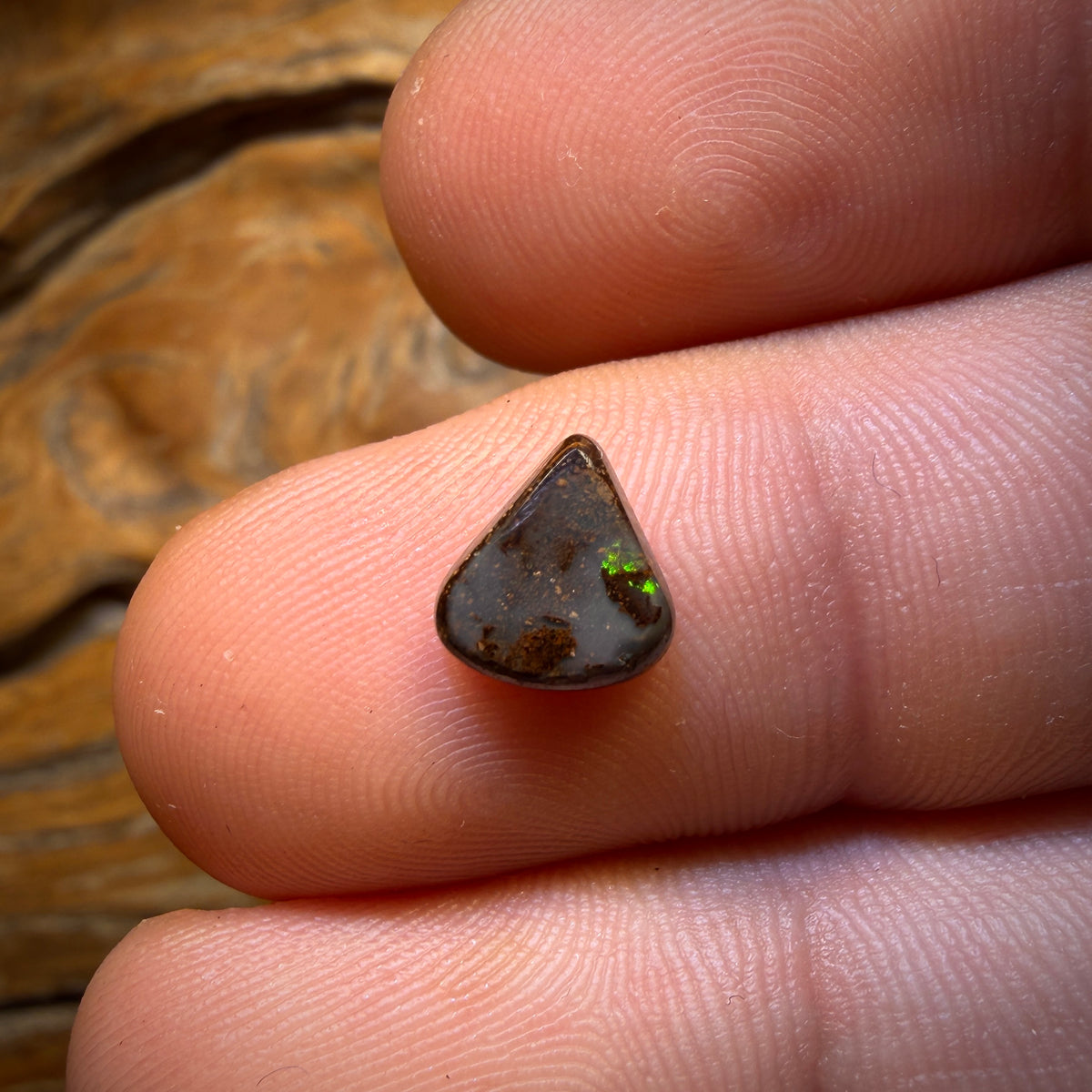 1.5cts - Queensland Boulder Seam Opal. Australian Opal