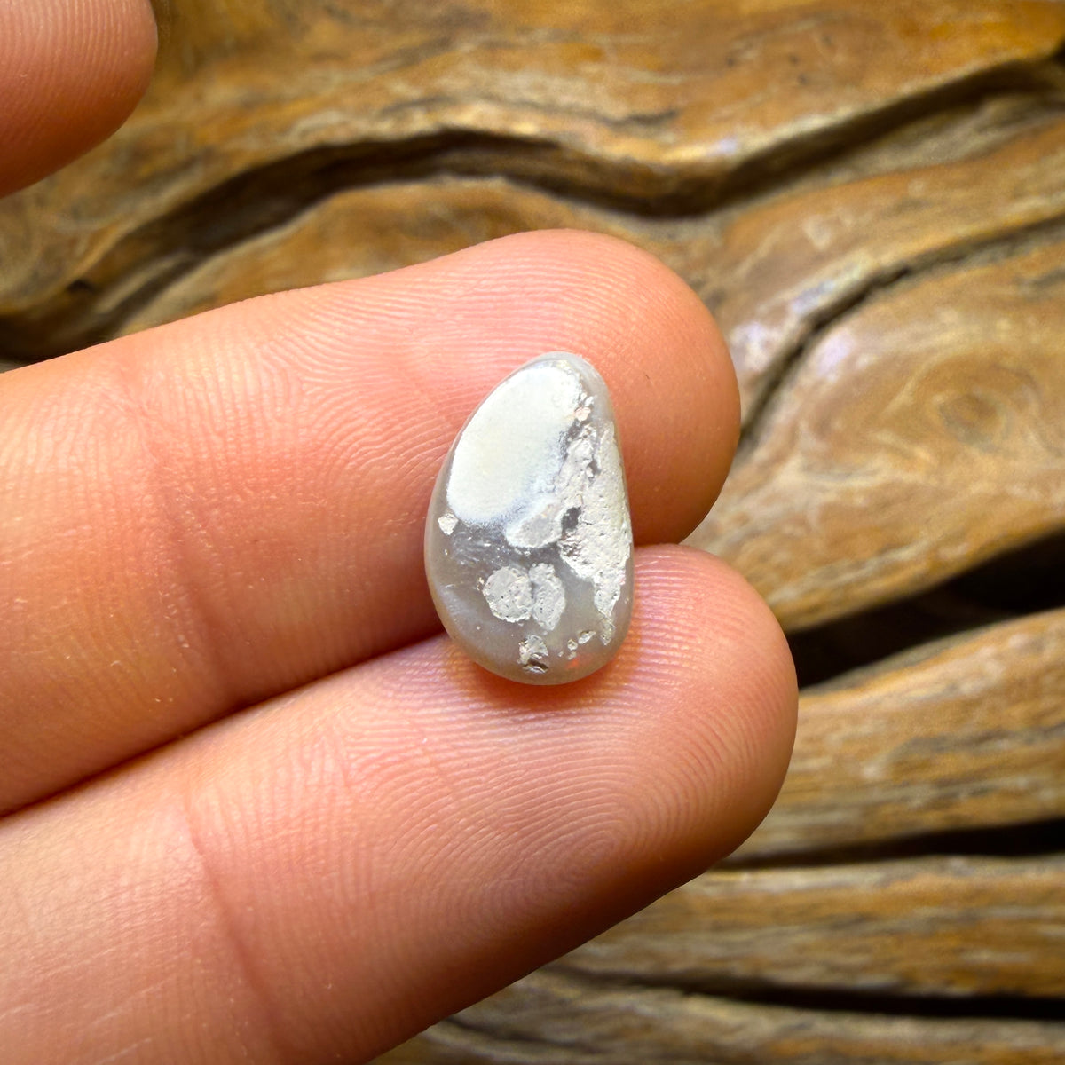 2.6cts - South Australian White Opal from Coober Pedy