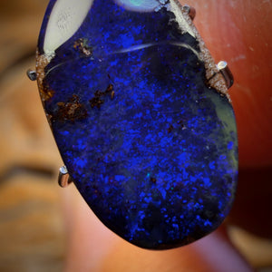 4.1cts - Queensland Boulder Seam Opal. Australian Opal BARGAIN!