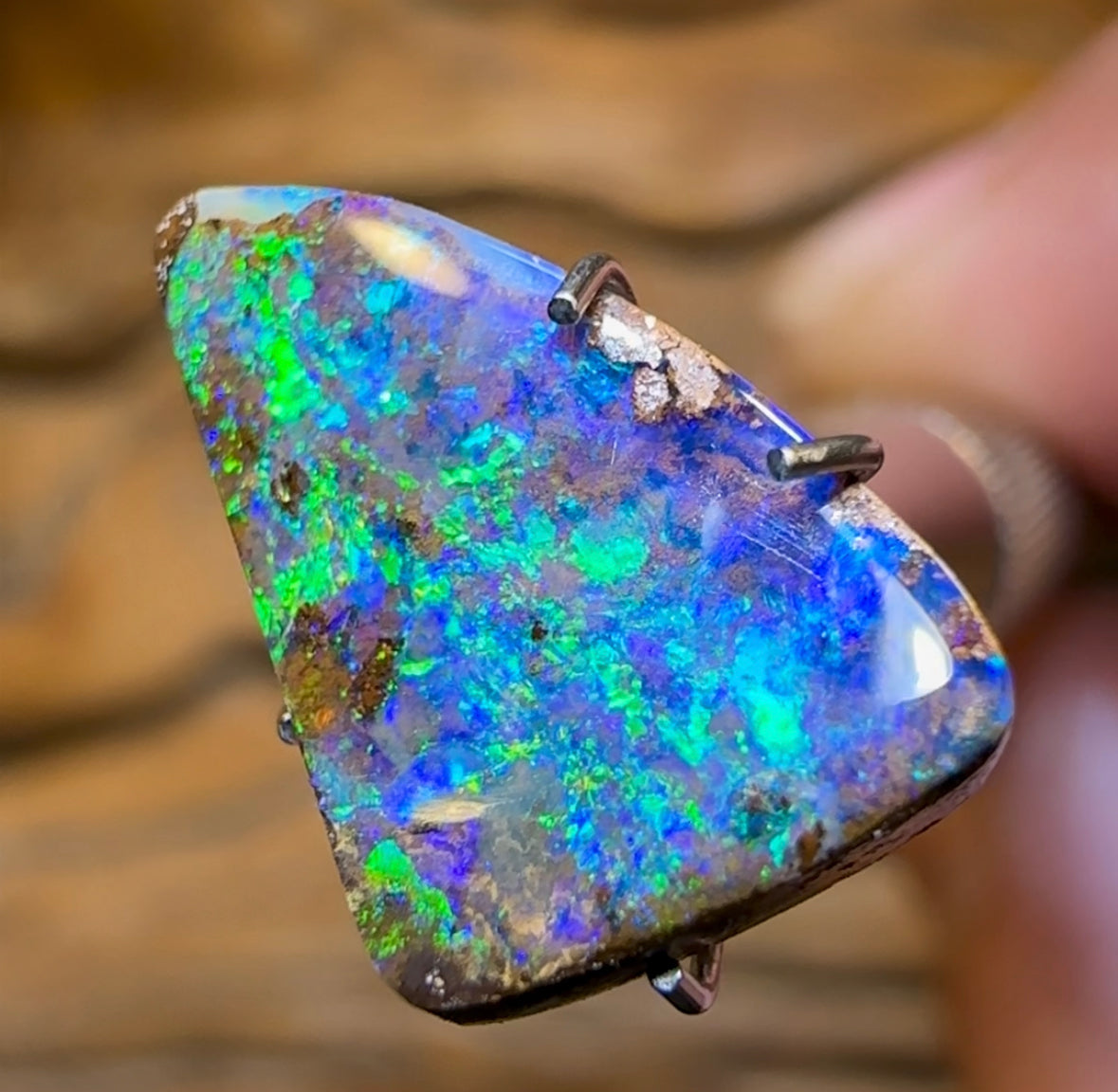 3.7cts - Australian Boulder Seam Opal - Opal Whisperers