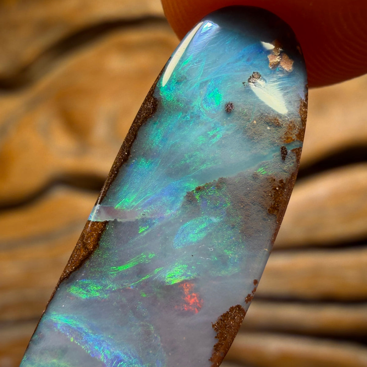 Bargain Card! 9.1cts - Australian Boulder Seam Opal from Winton