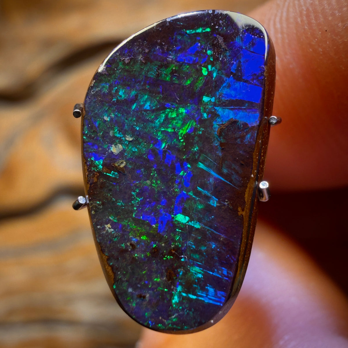 6.2cts - Top Australian Boulder Seam Opal from Winton