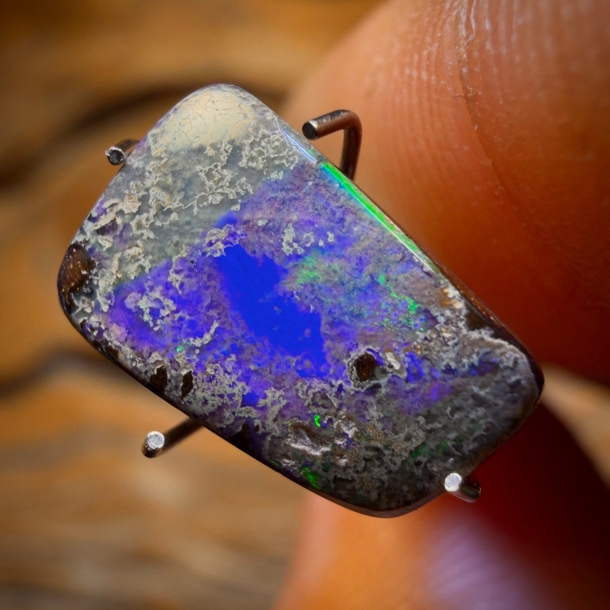 2.5cts - Australian Boulder Seam Opal BARGAIN !