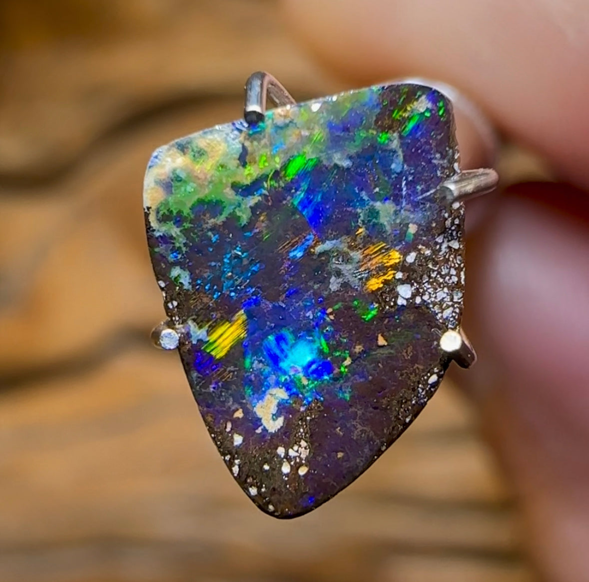 1.85cts - Queensland Boulder Opal from Winton - Opal Whisperers