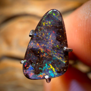 1.4cts - Red on Black Australian Boulder Seam Opal