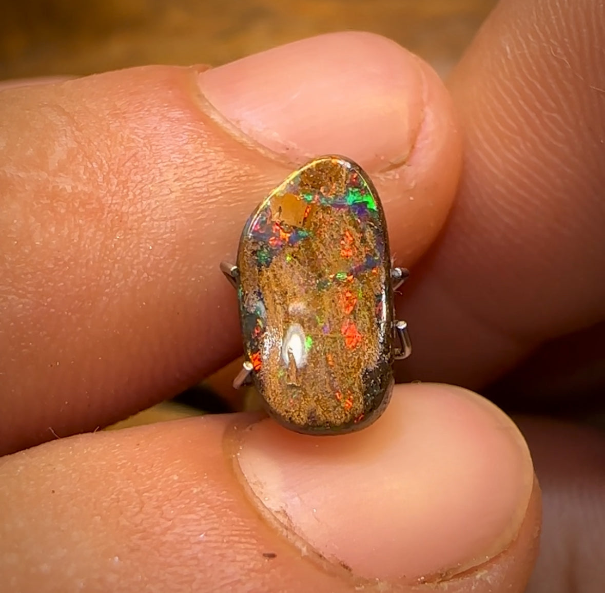 2.63cts - Queensland Boulder Seam Opal from Winton With Red