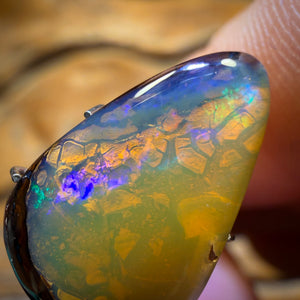 9.3cts - Nice Suspended Rockpool Yowah Nut Crystal Centre Opal. Australian Boulder Opal
