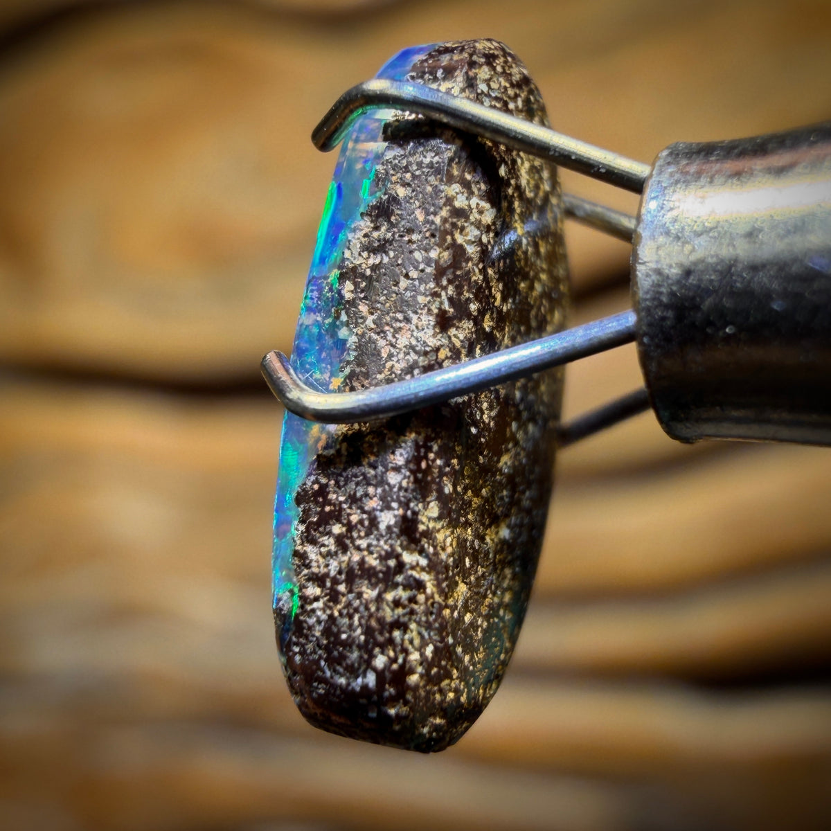 1.85cts - Australian Boulder Seam Opal