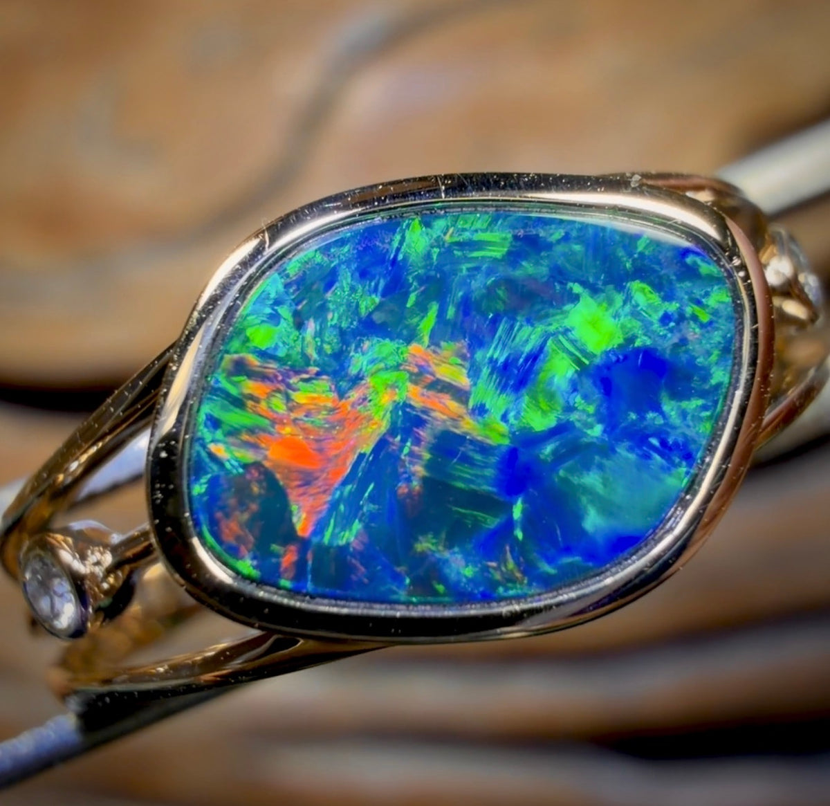 Bague double en or 14 carats et opale boulder du Queensland