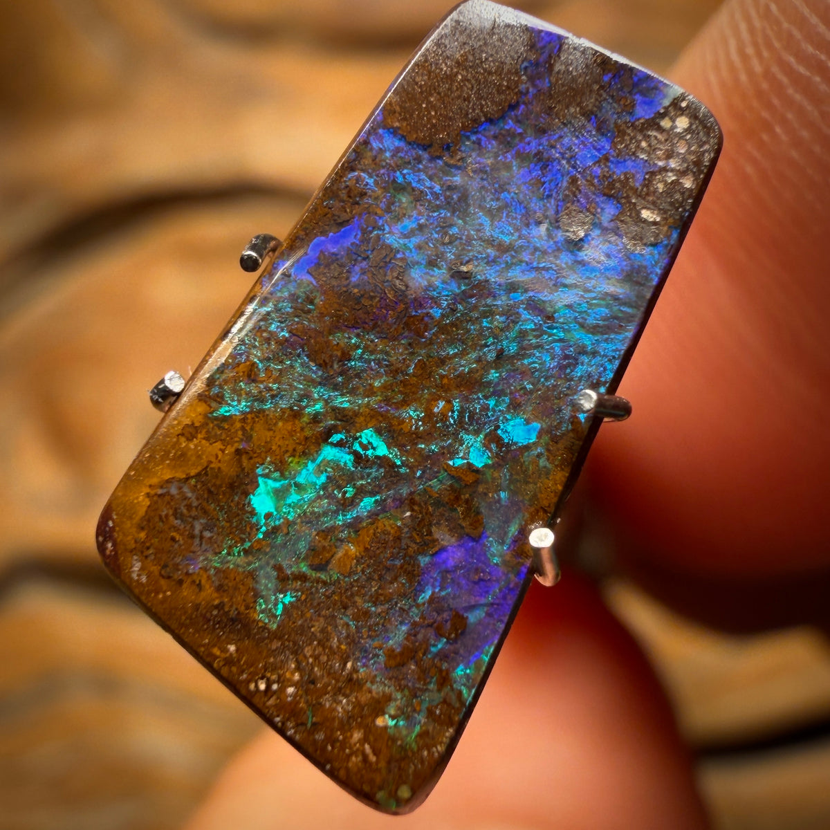 4.8cts - Queensland Boulder Seam Opal. Australian Opal