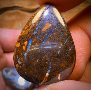 200.9cts - 5x Mixed Australian Boulder Opal’s. Wholesale Dealers Parcel