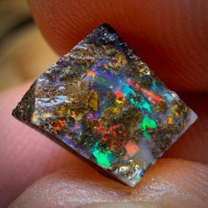 2.6cts - Queensland Boulder Seam Opal Rough Preform