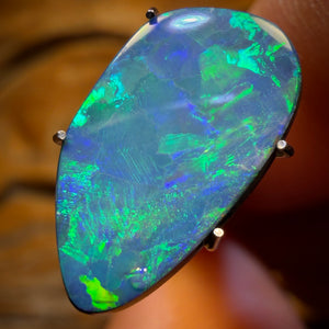 2.8cts - Lightning Ridge Opal Doublet