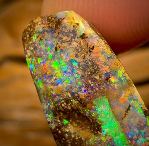 🔨 AUCTION 🔨 13.9cts - Queensland Boulder Seam Opal Rough Piece