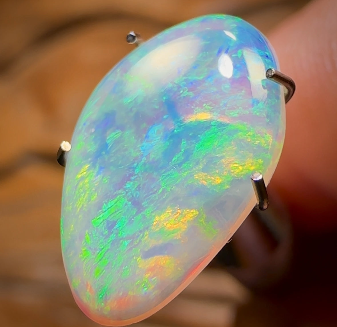 1.9cts - Lightning Ridge Crystal Opal