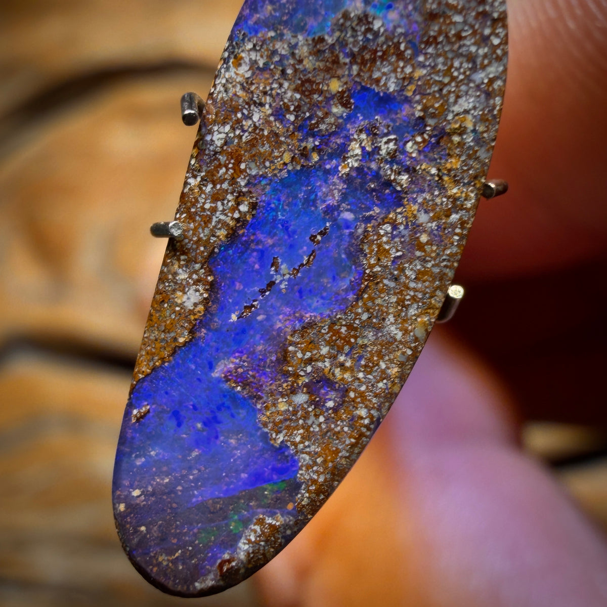 3.9cts - Queensland Boulder Seam Opal. Australian Opal