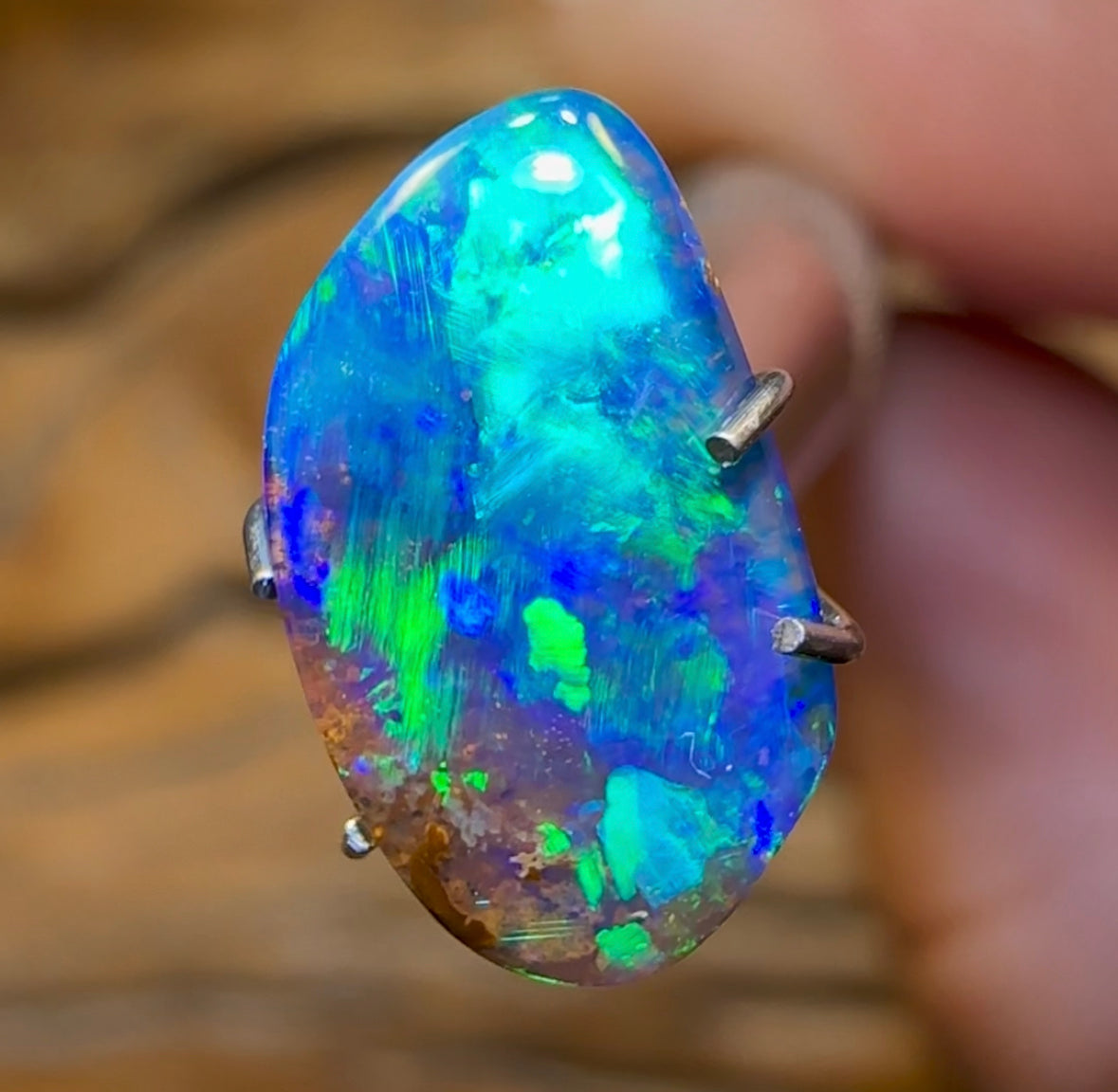 1.9cts - Amazingly Bright Winton Seam Opal. Australian Boulder Opal - Opal Whisperers