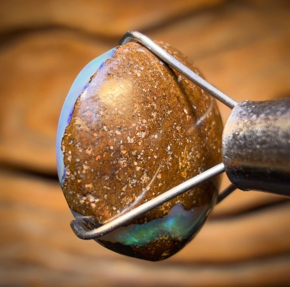 5.8cts - Queensland Boulder Seam Opal