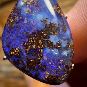 Bargain Card! 9.1cts - Queensland Boulder Seam Opal. Australian Opal