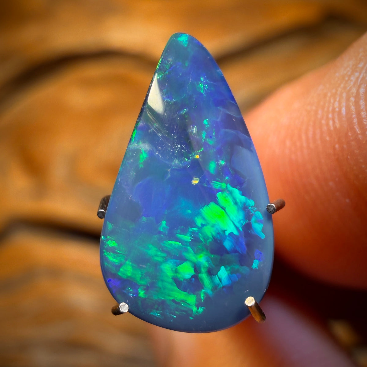 3.2cts - Australian Boulder Opal Doublet