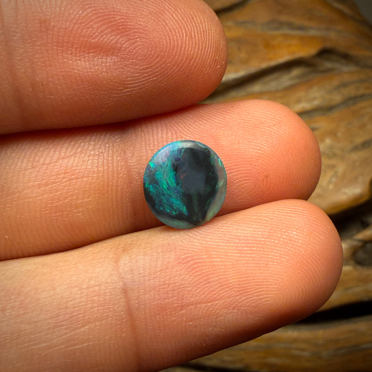 2.1cts - Lightning Ridge Black Opal