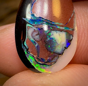 7.5cts - Australian Boulder Opal. Partial Eye Kernel