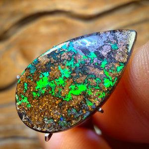 6.5cts - “Fire Fly” Top Queensland Boulder Seam Opal