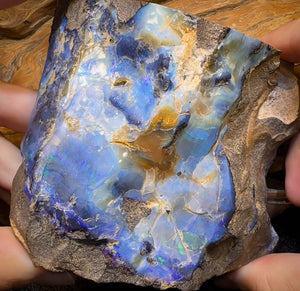 916g - HUGE Queensland Boulder Seam Opal Rough Specimen