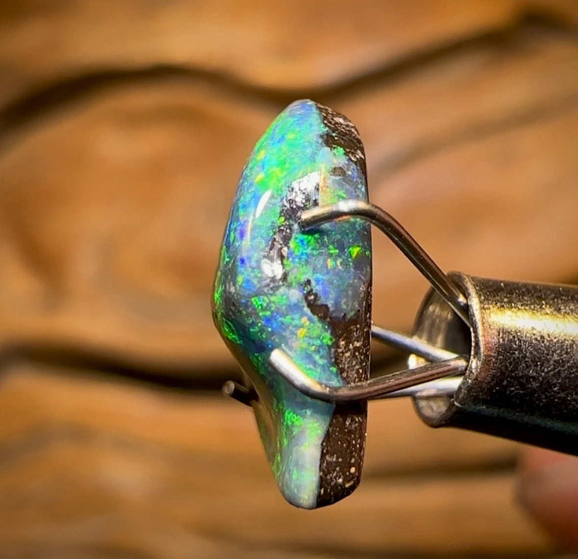 2.55cts - nice Queensland Boulder Seam Opal