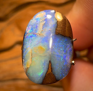 🔨 AUCTION 🔨 “Blue Beetle” 8.2cts - Australian Boulder Opal from Yowah