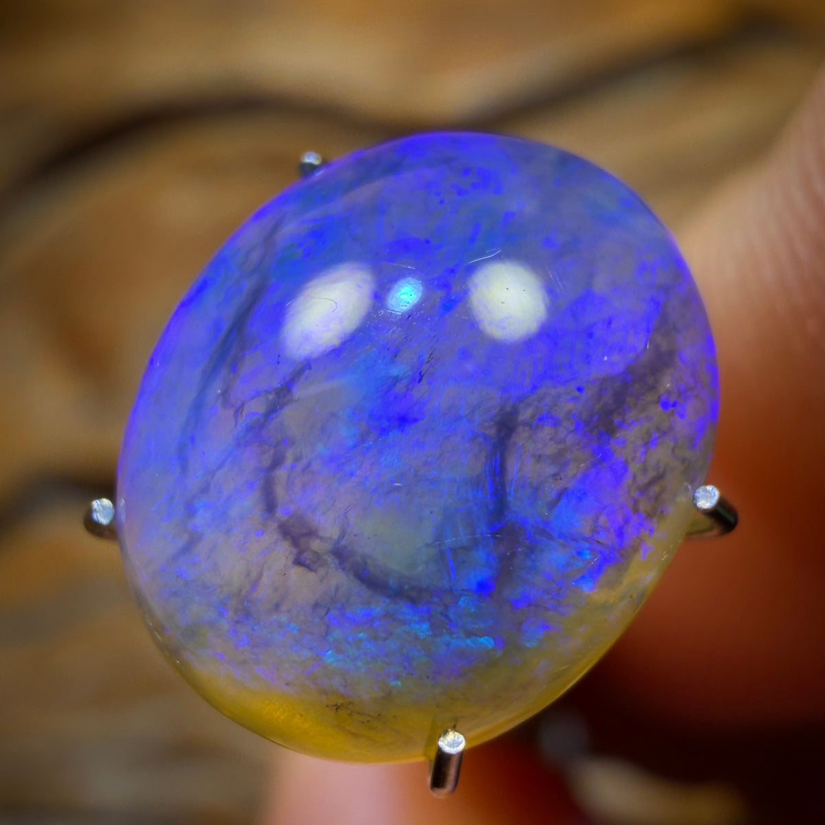 4.1cts - Lightning Ridge Crystal Opal