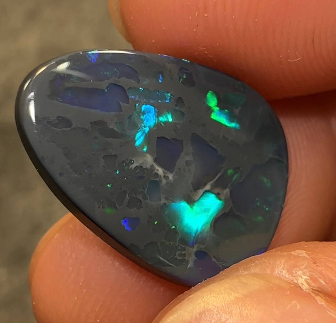 4.9cts - Lightning Ridge Solid Black Opal - Opal Whisperers