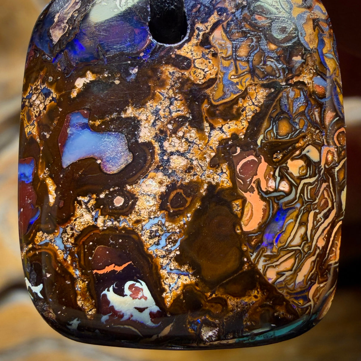24 x 21mm - Gebohrte Tribal Queensland Boulder Opal Halskette