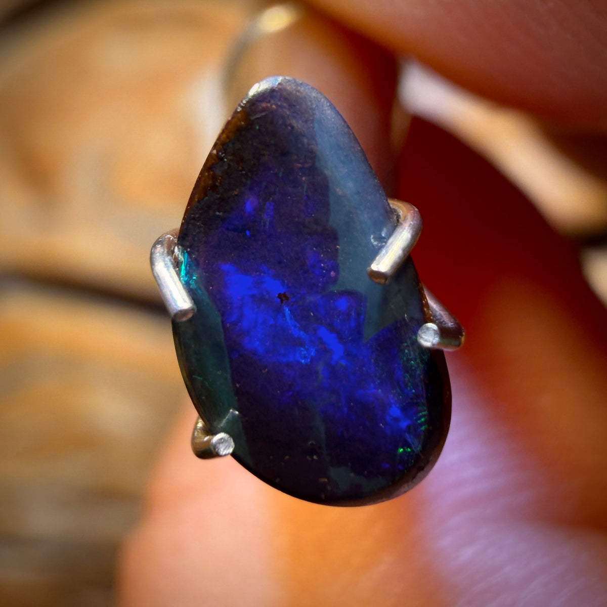 1.05cts - ‘Star Fire’ Queensland Black Boulder Seam Opal