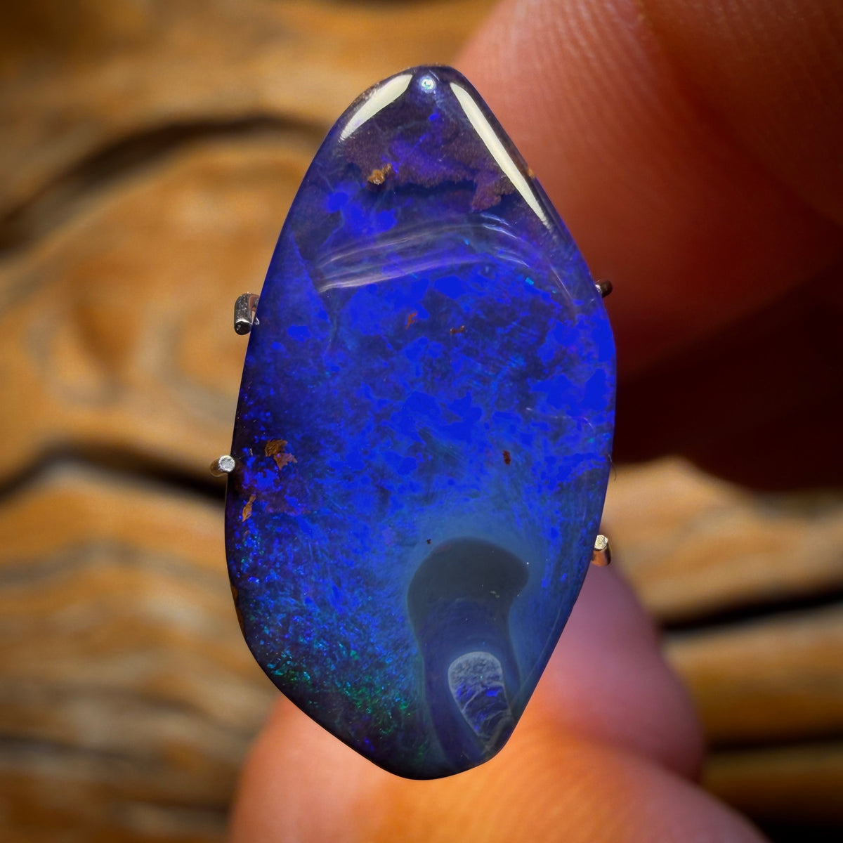 6cts - Queensland Boulder Seam Opal. Australian Opal