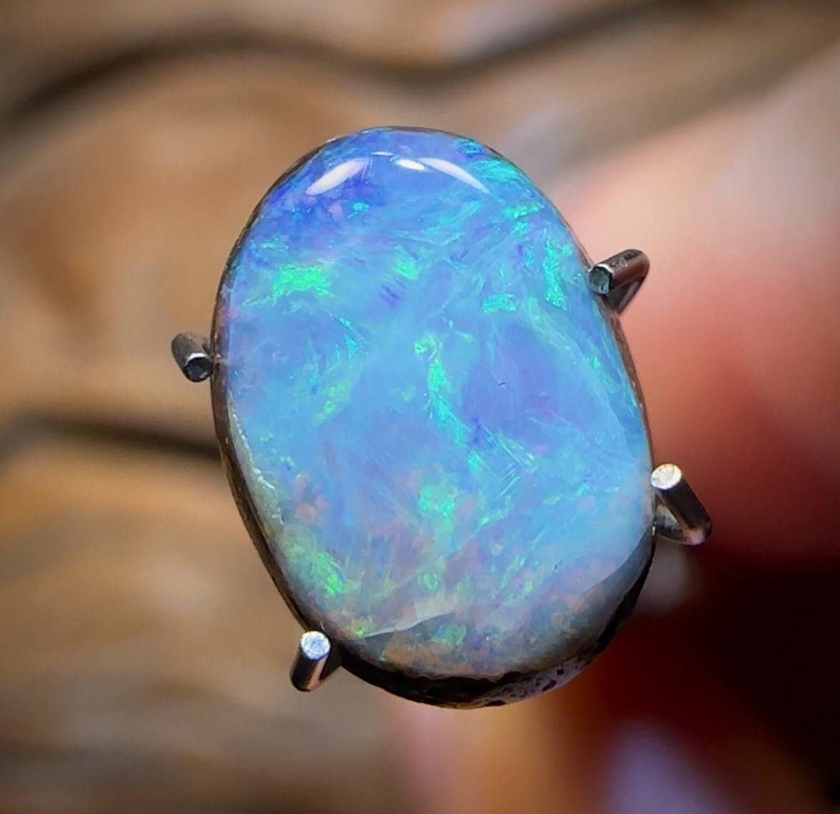 Auction Fall-Through = Your Gain! 🔥 Now More Than 50% Off RRP 🚨 2.1cts - Scandinavian/ Ice Blue ,Queensland Boulder Seam Opal